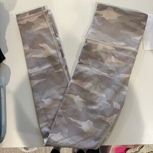 Athleta Gray Camouflage Elation 7/8 Leggings XST